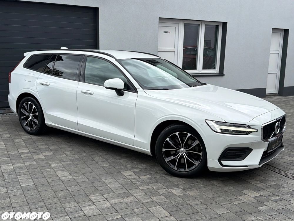 Volvo V60 B3 B DKG Momentum - 27