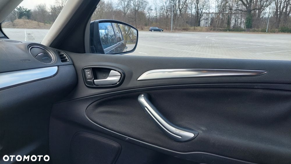 Ford S-Max 2.0 Titanium - 25