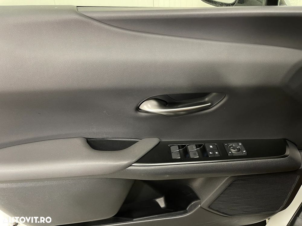 Lexus UX 250h Business Edition - 26