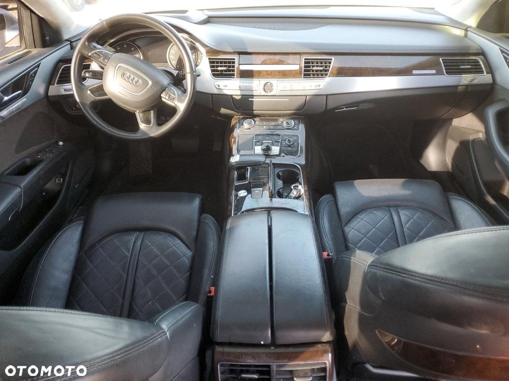 Audi A8 - 8