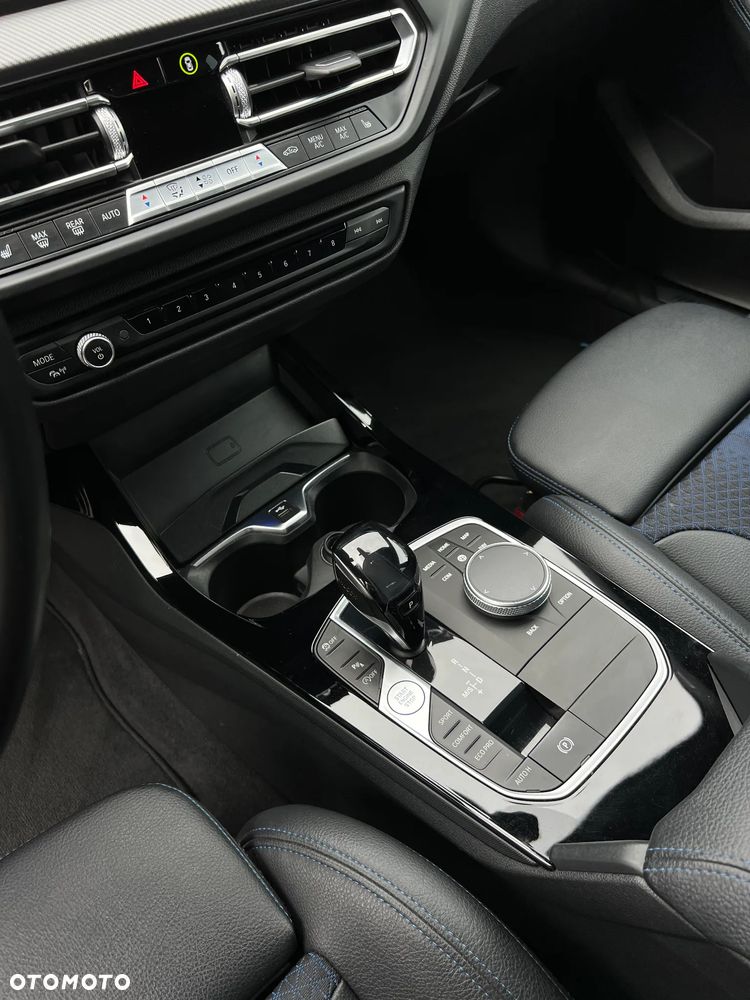 BMW Seria 2 220i M Sport - 12