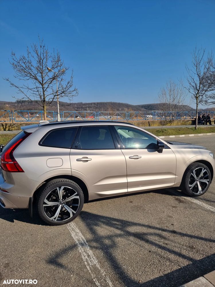 Volvo XC 60 B4 B Plus Dark - 5
