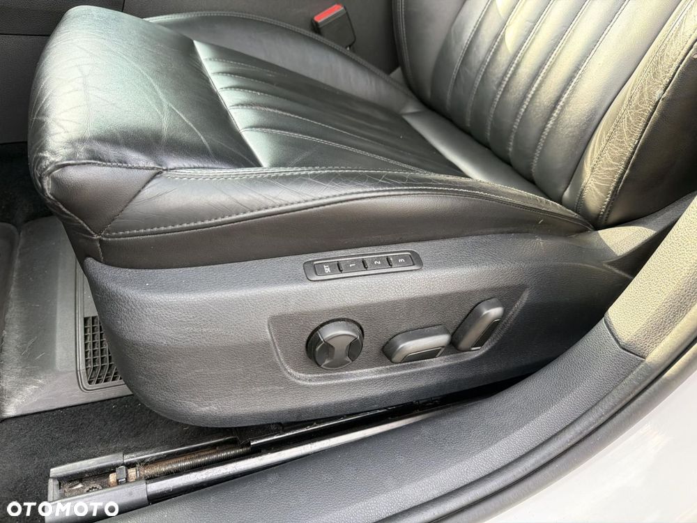 Skoda Superb 2.0 TDI DSG Sportline - 24