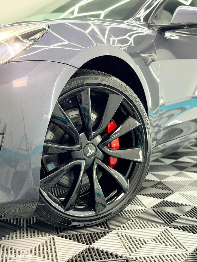 Tesla Model 3 Performance Dual Motor AWD - 4