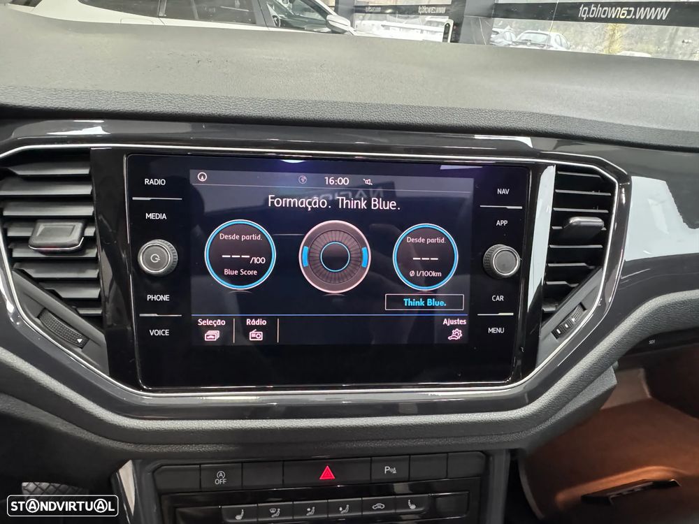 VW T-Roc 1.5 TSI Sport DSG - 48