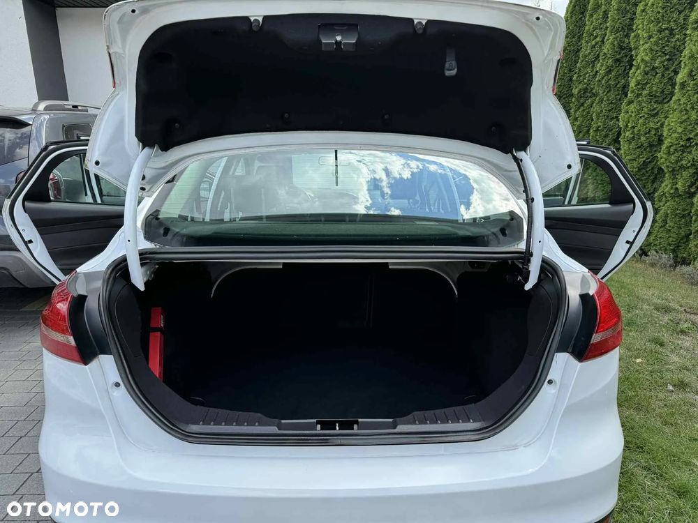 Ford Focus 1.6 Trend - 13