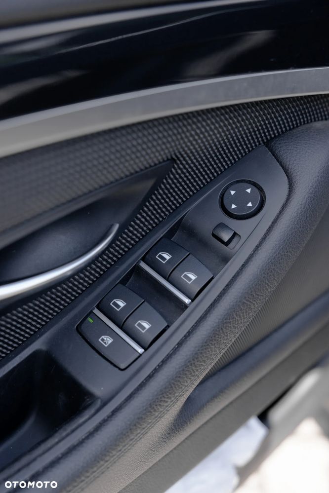 BMW Seria 5 518d - 16