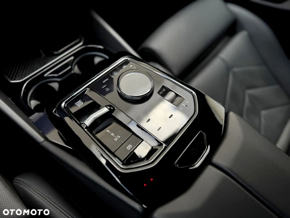 BMW Seria 5 520i mHEV - 14