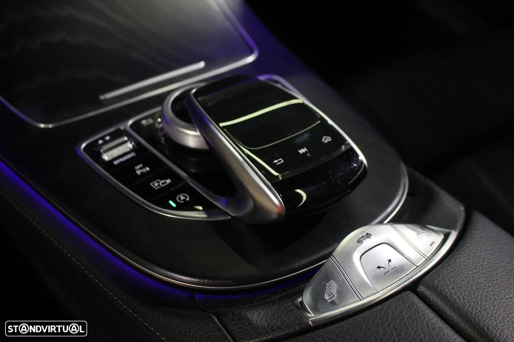 Mercedes-Benz E 200 d AMG Line - 38