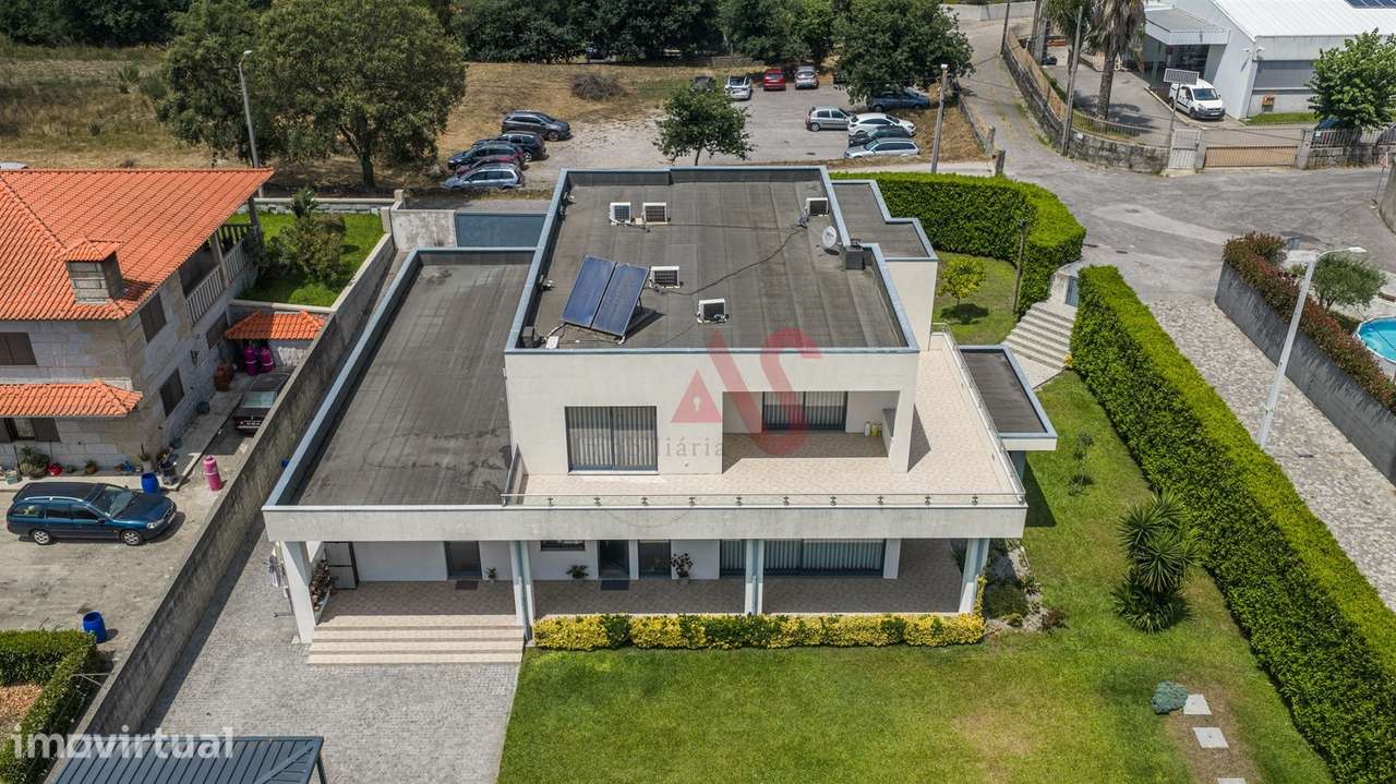Moradia T4 com Piscina em Monte Córdova, Santo Tirso - Grande imagem: 3/33