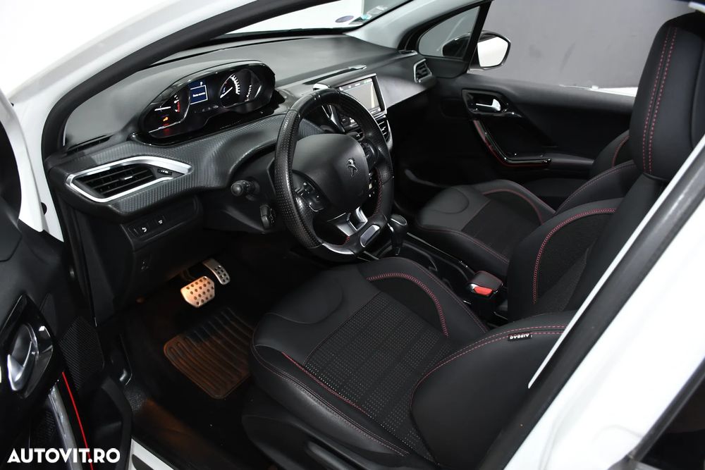 Peugeot 2008 PureTech 110 Stop&Start EAT6 GT-Line Edition - 14