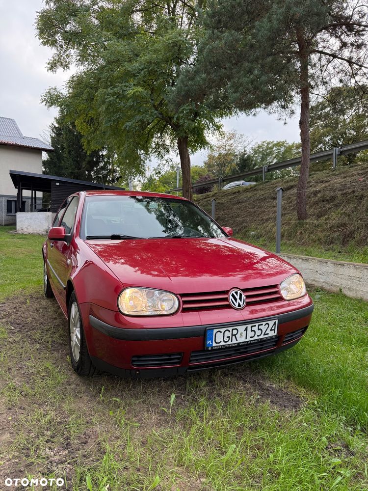 Volkswagen Golf - 1