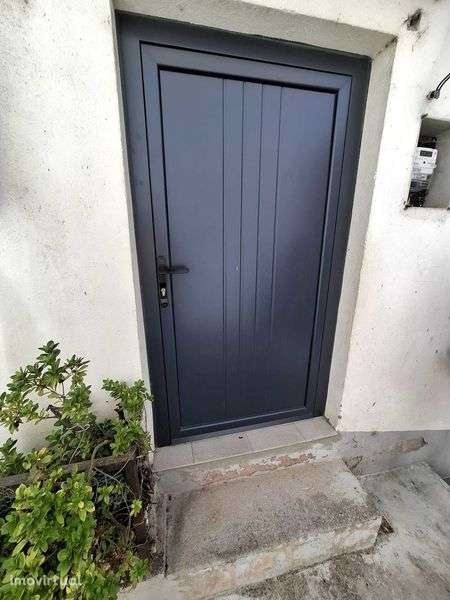 A tençao so alugo com contrato de trabalho tudo legal - Grande imagem: 2/12