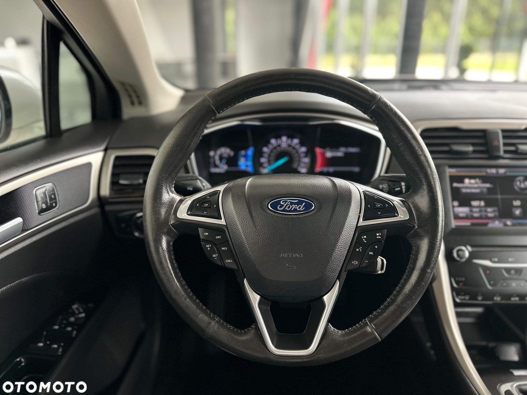 Ford Fusion - 25