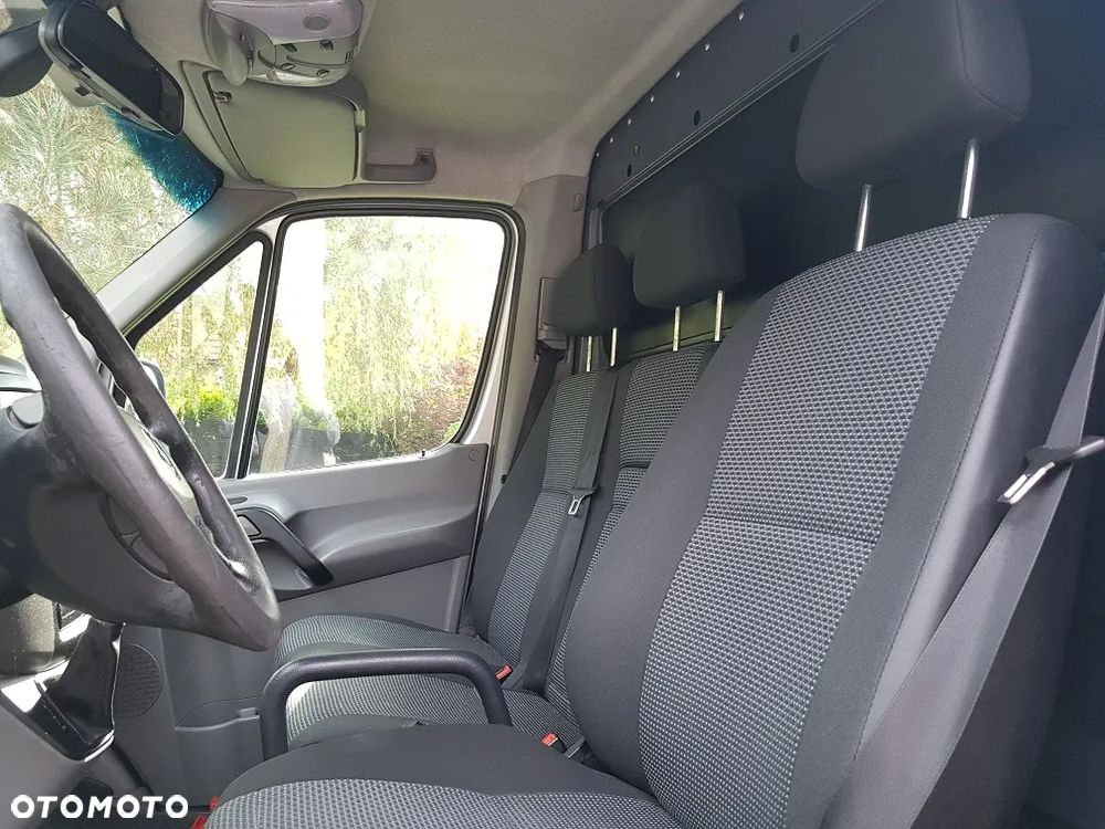 Mercedes-Benz Sprinter - 16