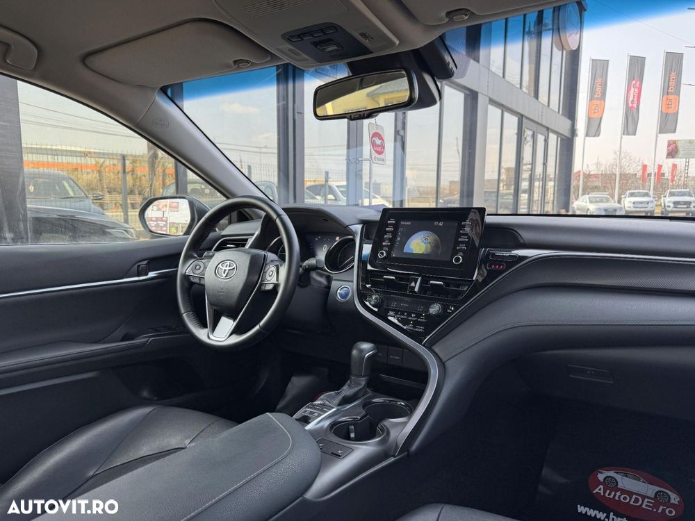 Toyota Camry - 6