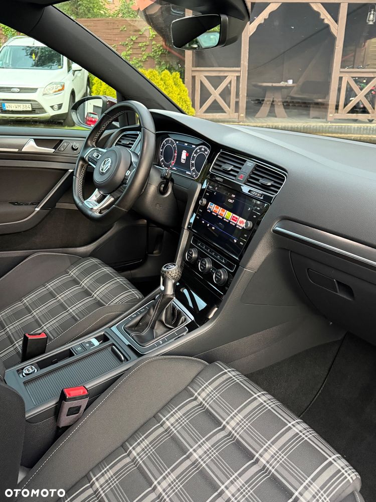 Volkswagen Golf GTD (BlueMotion Technology) - 24