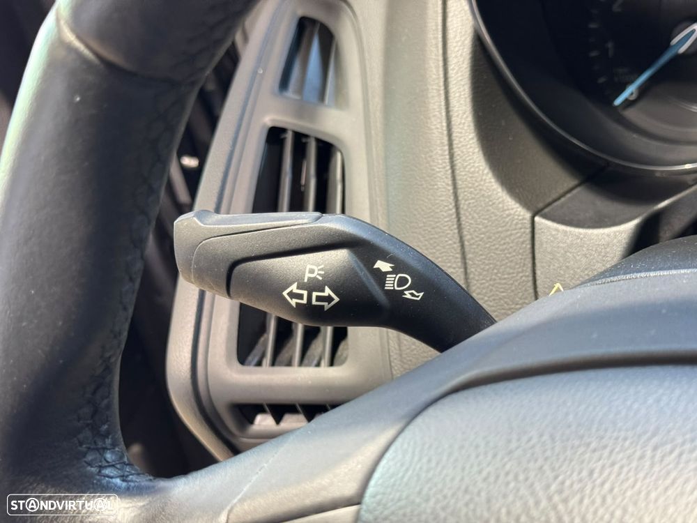 Ford Focus 1.0 EcoBoost Business - 16