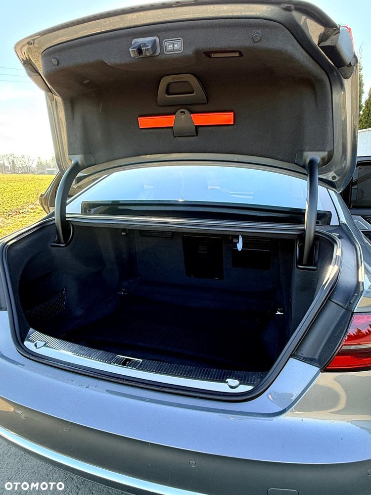 Audi A8 4.2 TDI DPF (clean diesel) quattro tiptronic - 6