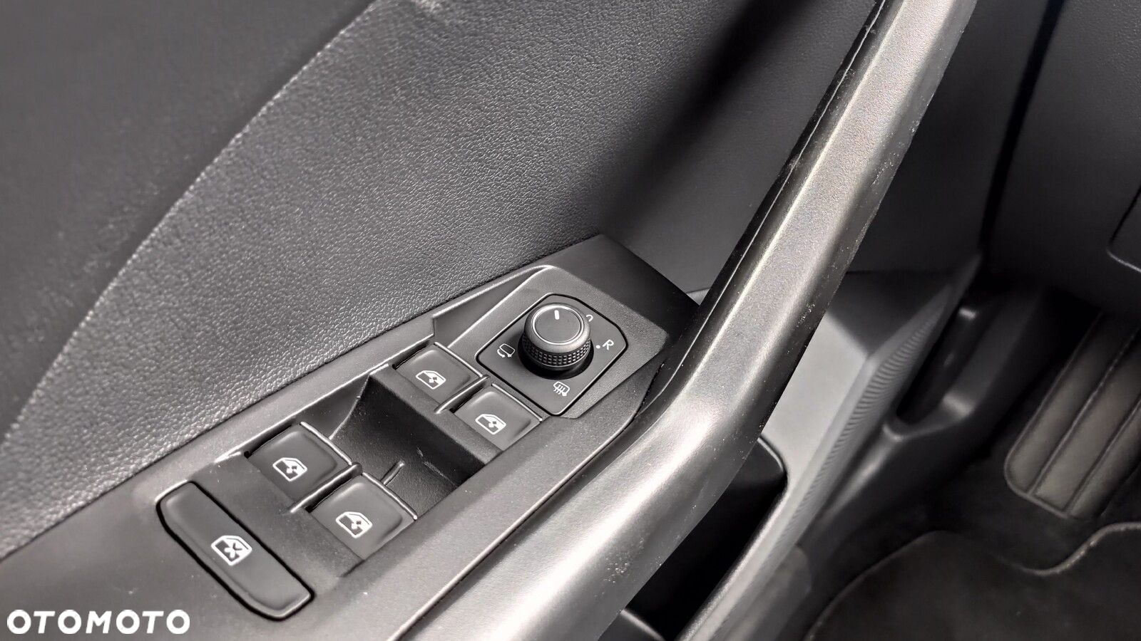 Volkswagen T-Cross - 34