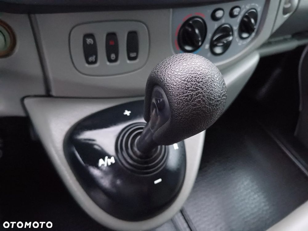 Opel Vivaro - 27