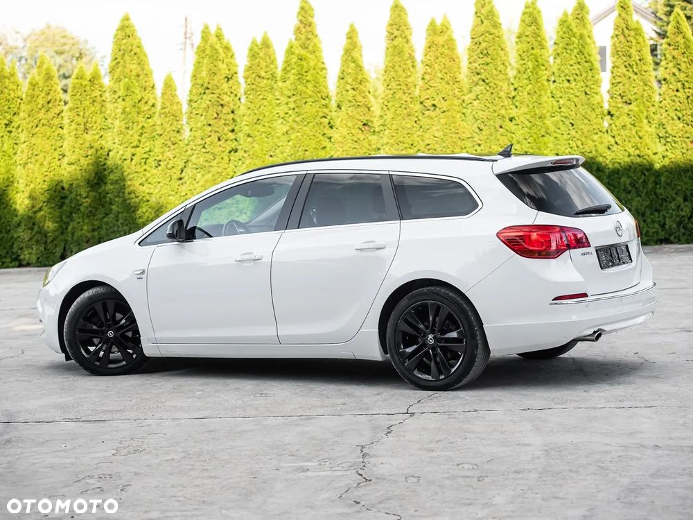 Opel Astra 1.6 T SIDI Cosmo S&S - 10