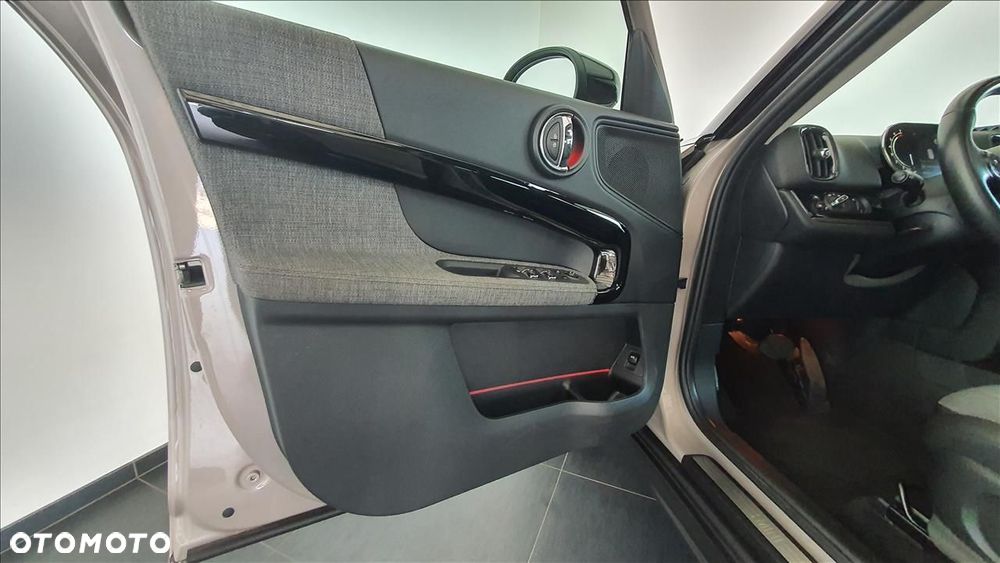 MINI Countryman Cooper Classic Trim - 12