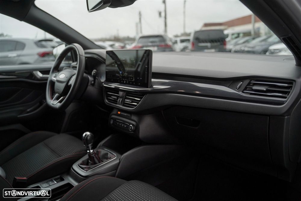 Ford Focus SW 1.0 EcoBoost ST-Line - 29