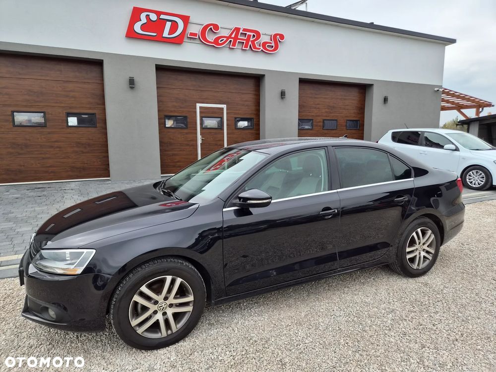 Volkswagen Jetta - 4