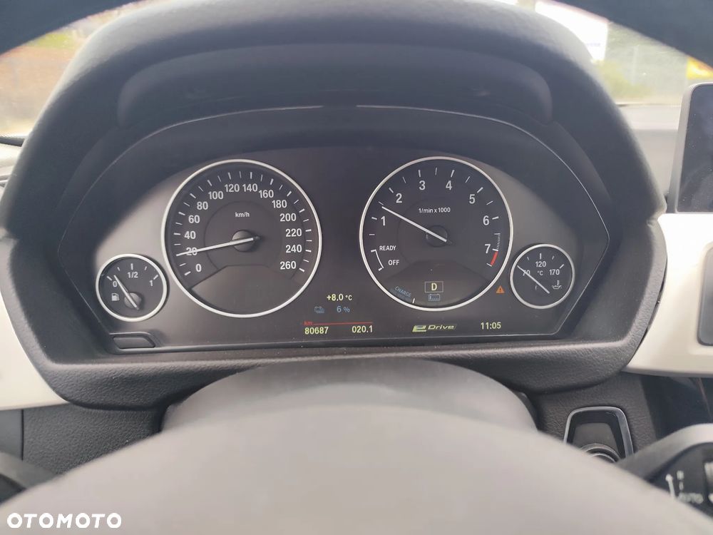 BMW Seria 3 330i Sport Line - 15