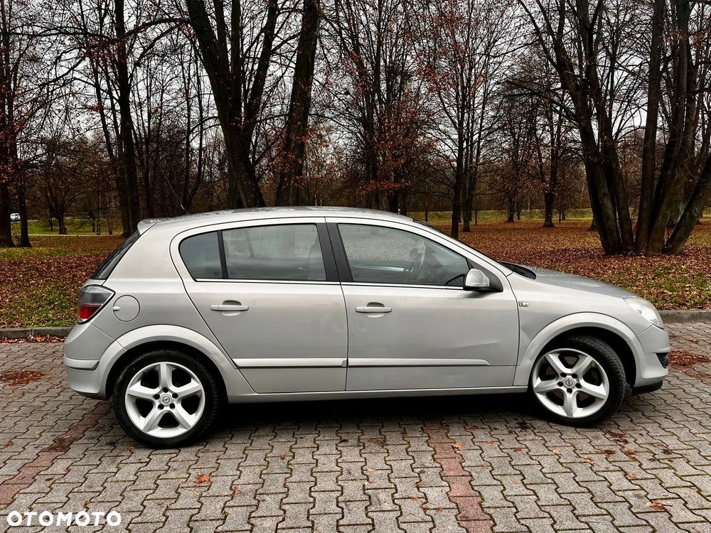 Opel Astra 1.6 Turbo Edition - 3