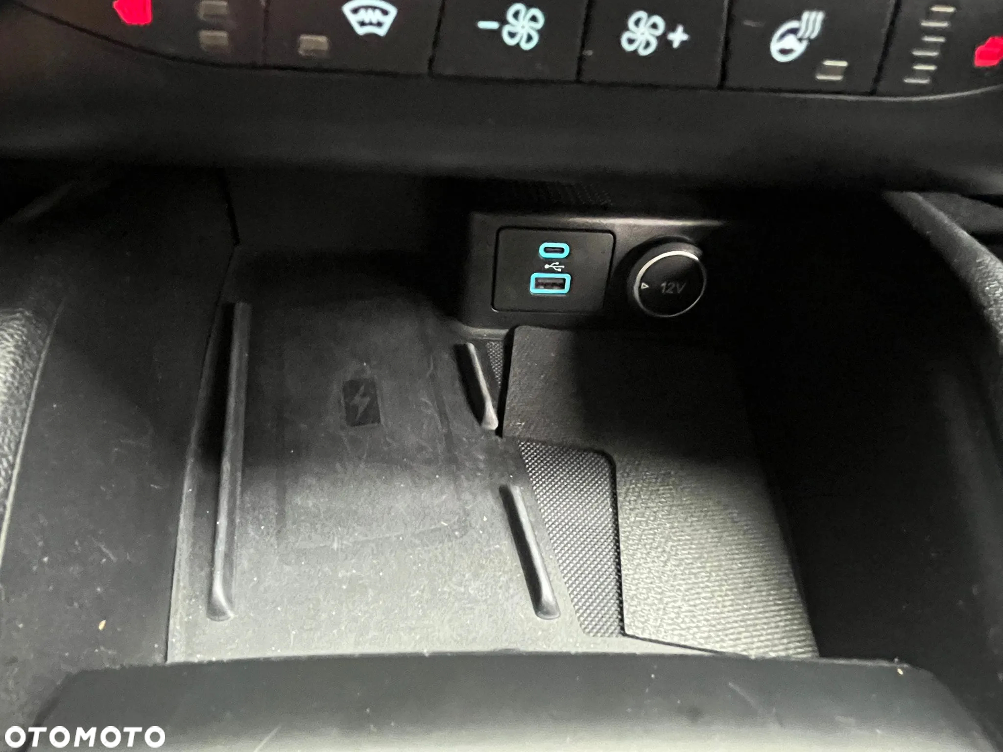 Ford Kuga - 18