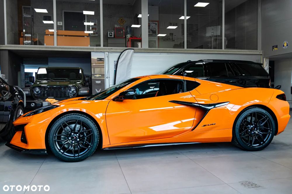 Chevrolet Corvette - 3