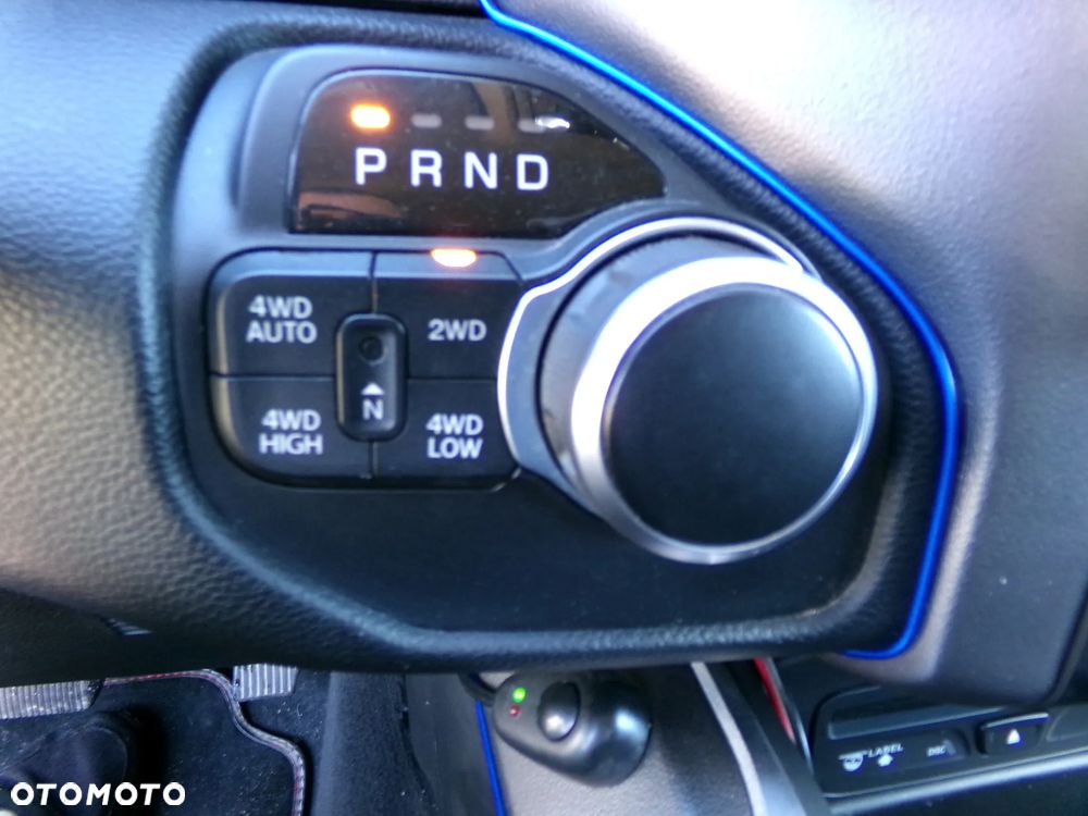 RAM 1500 5.7 Crew Cab Bighorn - 2