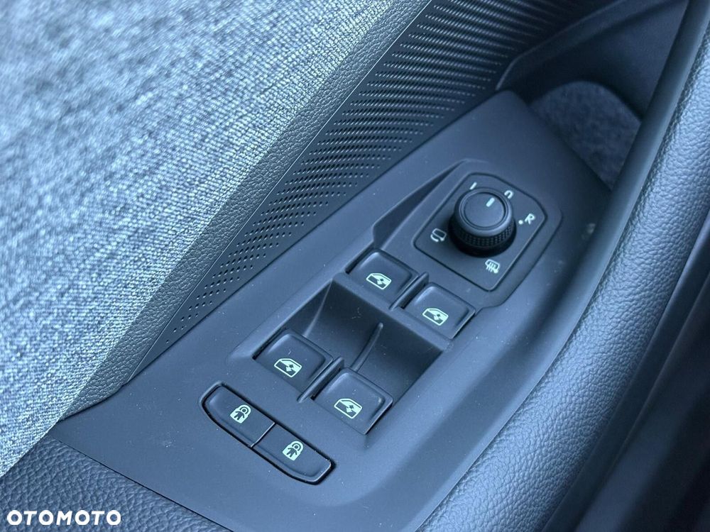 Skoda Superb 2.0 TDI SCR Selection DSG - 25