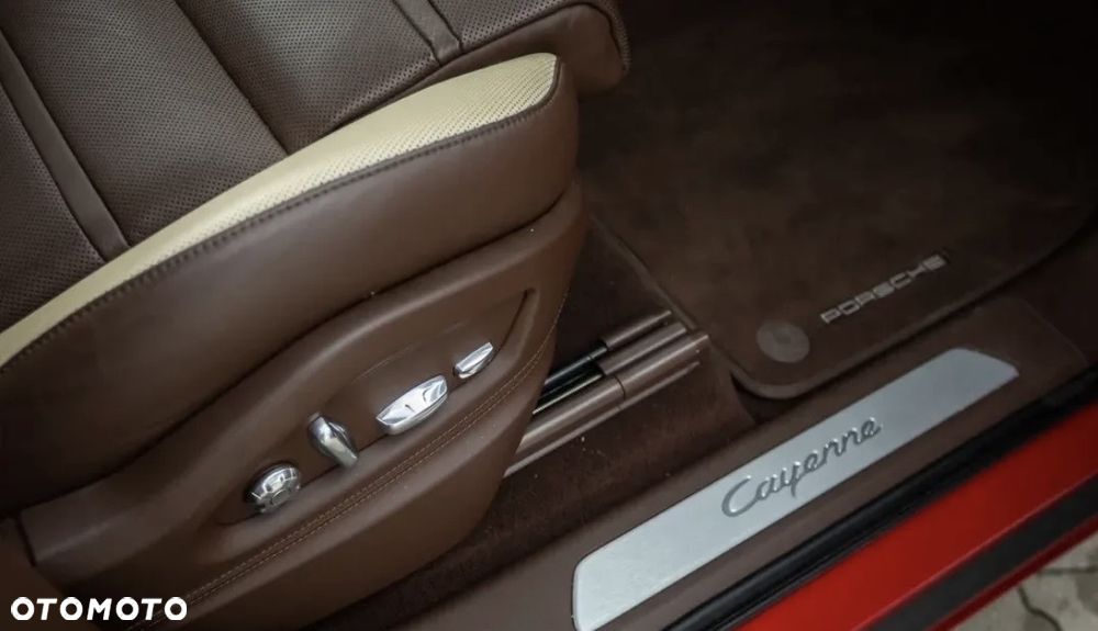 Porsche Cayenne - 19