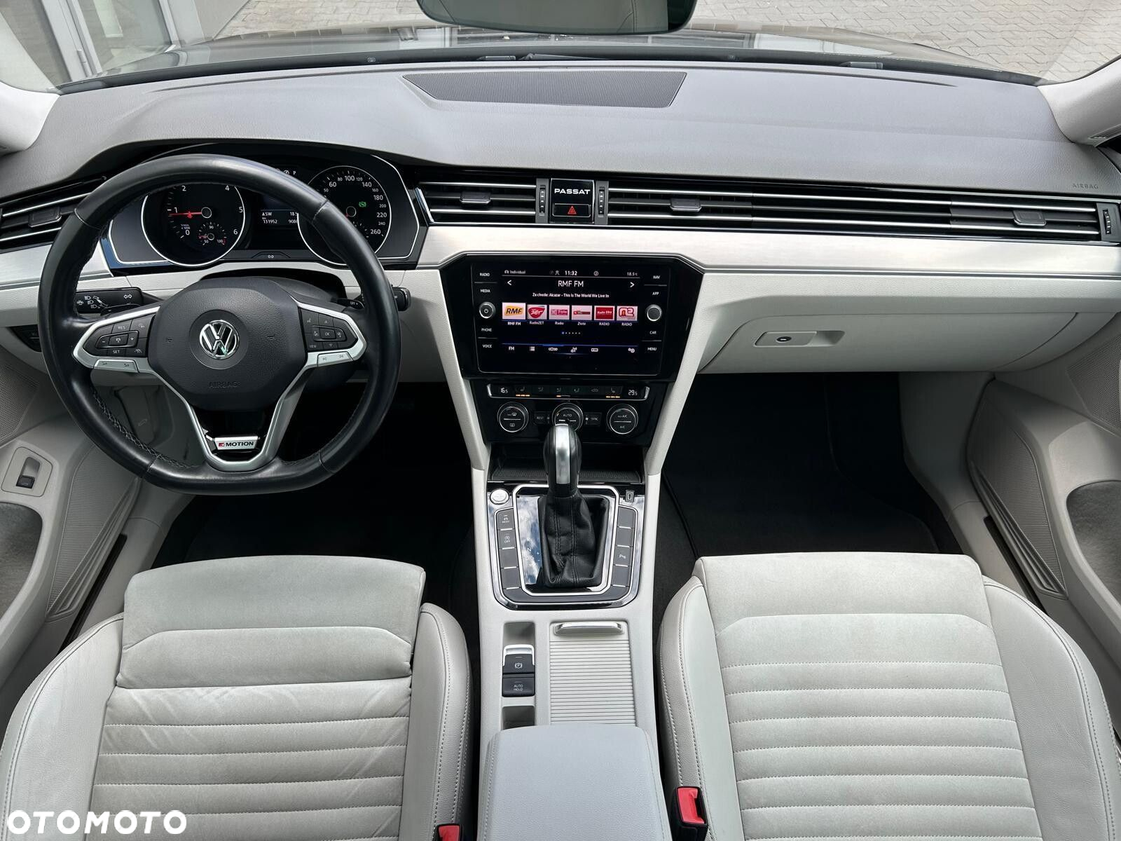 Volkswagen Passat 2.0 TDI 4Mot Elegance DSG - 4