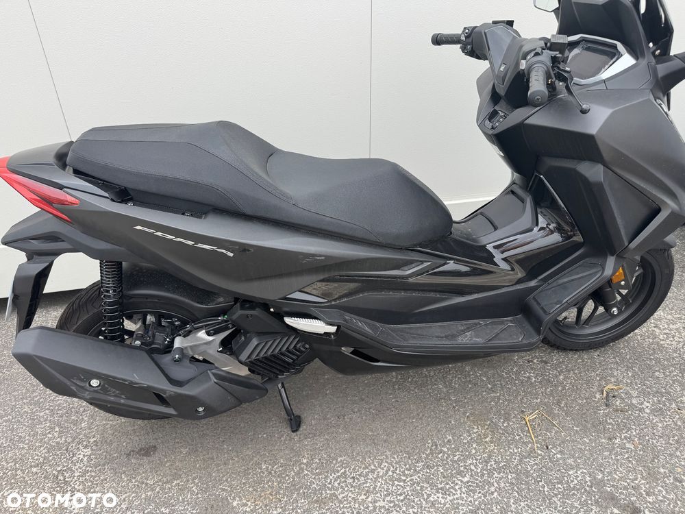 Honda NSS - 19