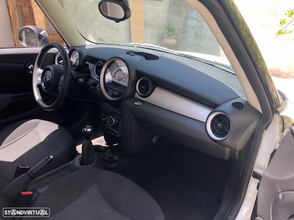 MINI 3 Portas - 13