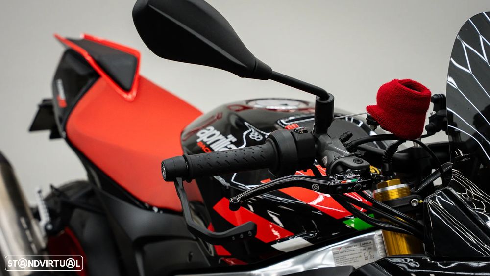 Aprilia Tuono V4 FACTORY - 18