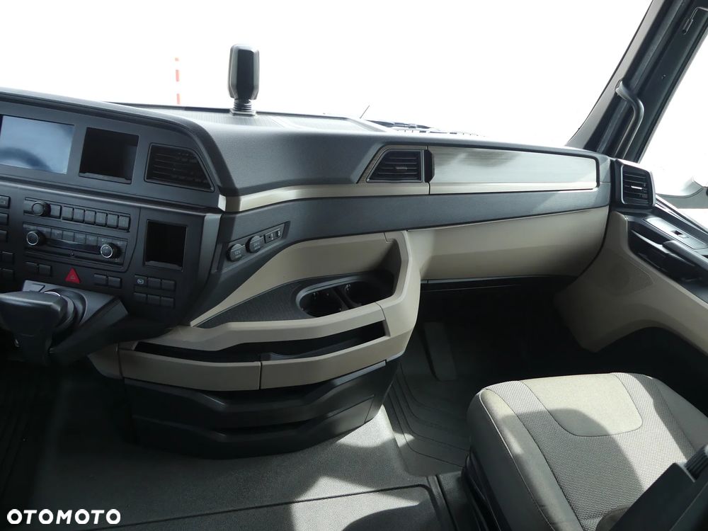 MAN TGX 18.470 / EURO 6 / LOW DECK / 4 SZTUKI / - 23