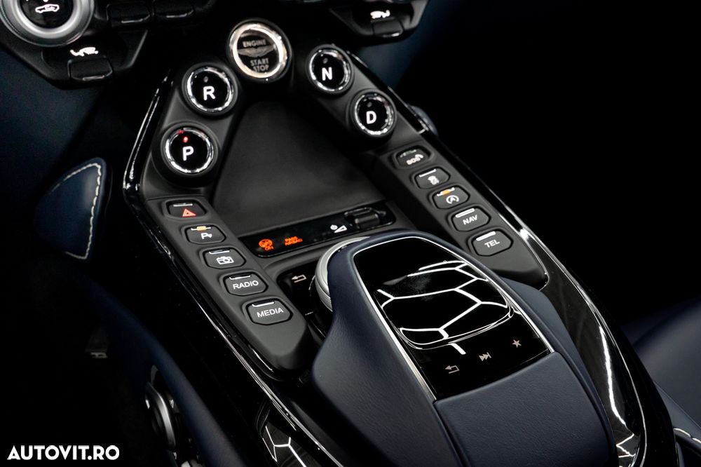 Aston Martin V8 Vantage Standard - 35