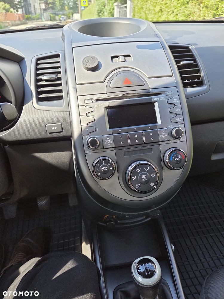 Kia Soul 1.6 L - 9