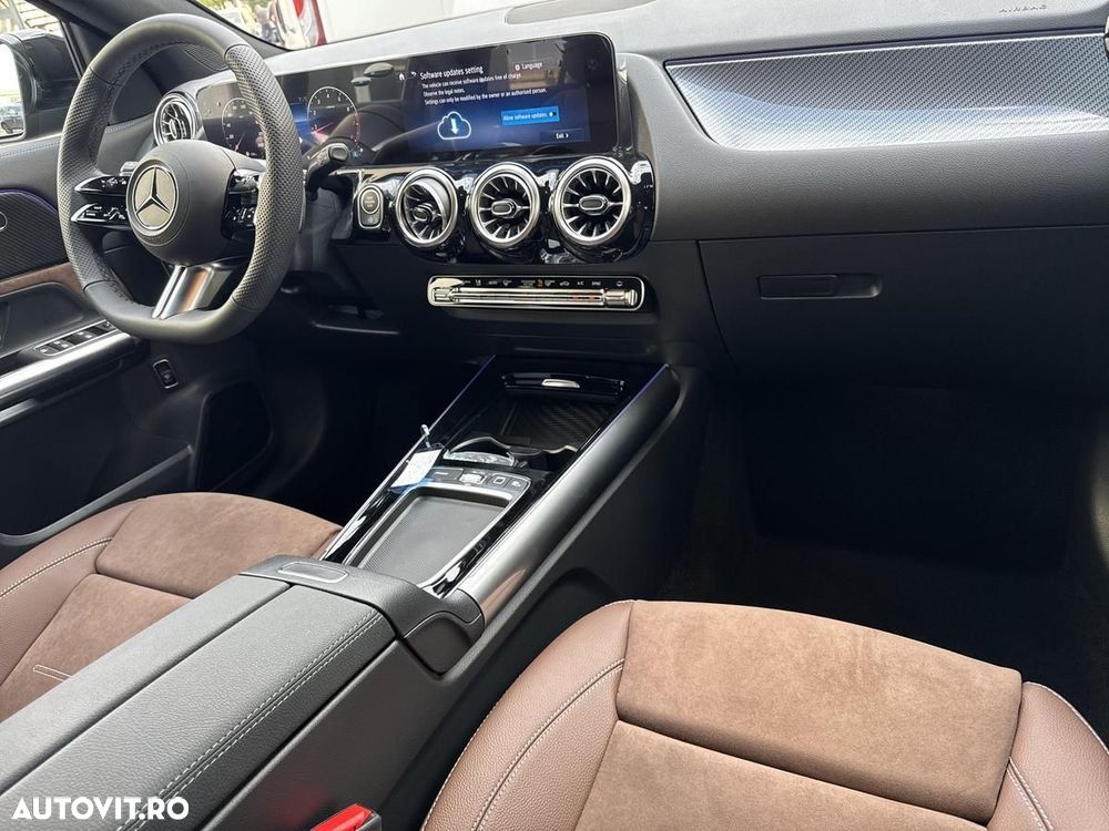 Mercedes-Benz GLA - 13