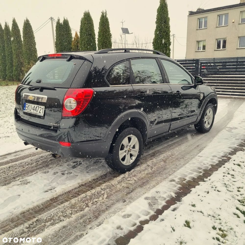 Chevrolet Captiva 2.4 LS 5os - 3