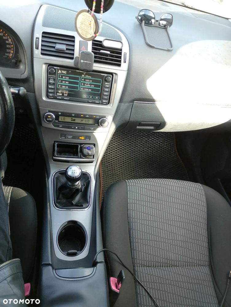 Toyota Avensis - 10