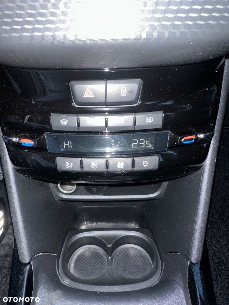 Peugeot 2008 BlueHDi FAP 120 STOP & START Allure - 31