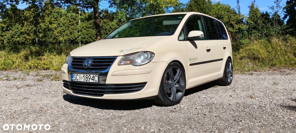 Volkswagen Touran 1.9 TDI Conceptline DSG - 2
