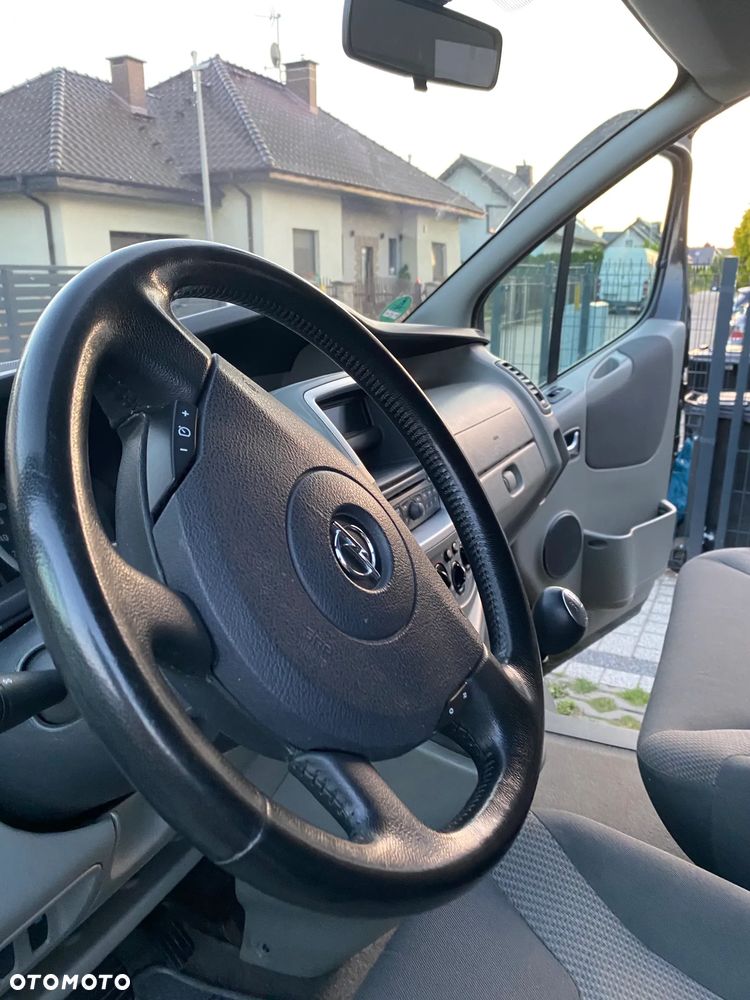 Opel Vivaro - 24