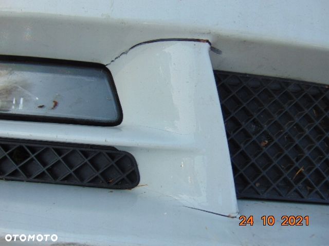 BMW 1 e87 e81 E82 E88 ZDERZAK przód przedni pod xenon SPRYSKi spryskiwacze kratki halogenY NERKI KOLOR BIAŁY A300 ALPINWEISS 300 - 3